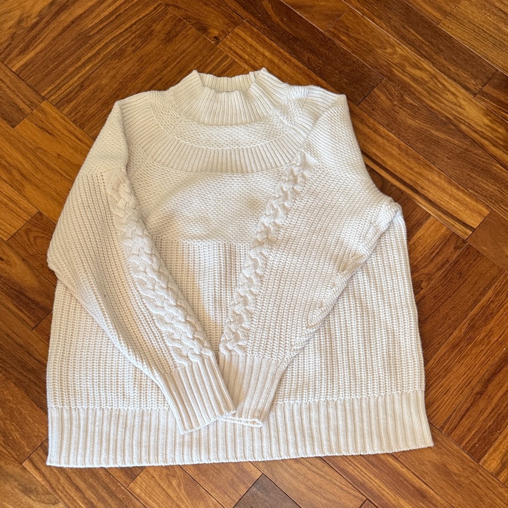 Women’s Ivory/Cream Cable Knit Sweater - 90% Merino Wool
10% Cashmere